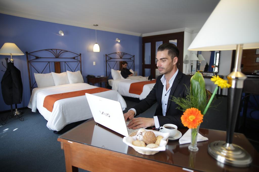 Hotel Ciros Pachuca Bagian luar foto